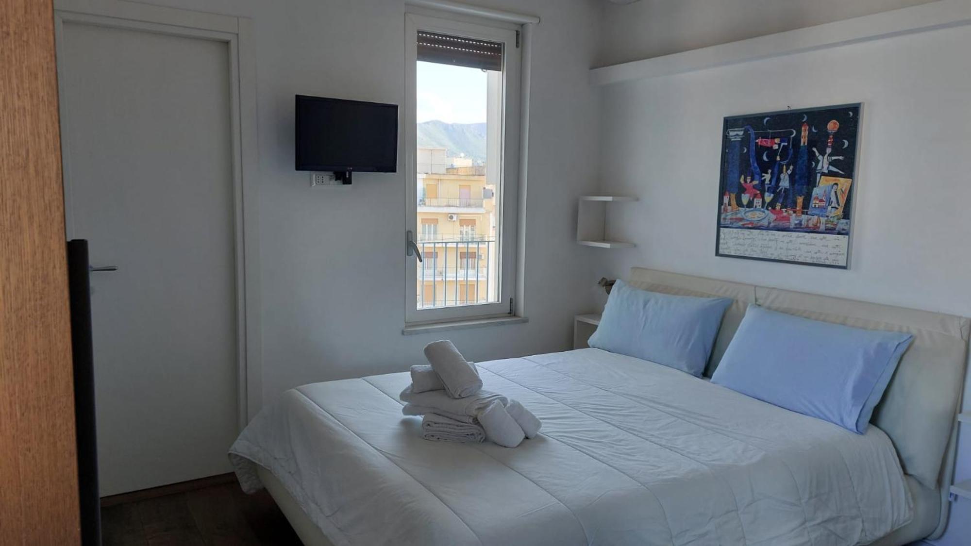 パレルモLa Terrazza Sul Castelloアパートメント エクステリア 写真