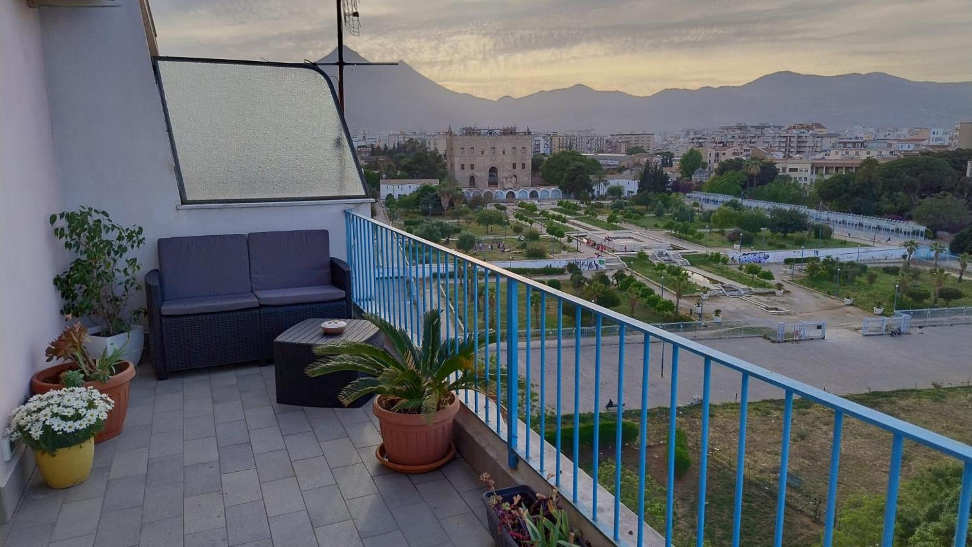 パレルモLa Terrazza Sul Castelloアパートメント エクステリア 写真
